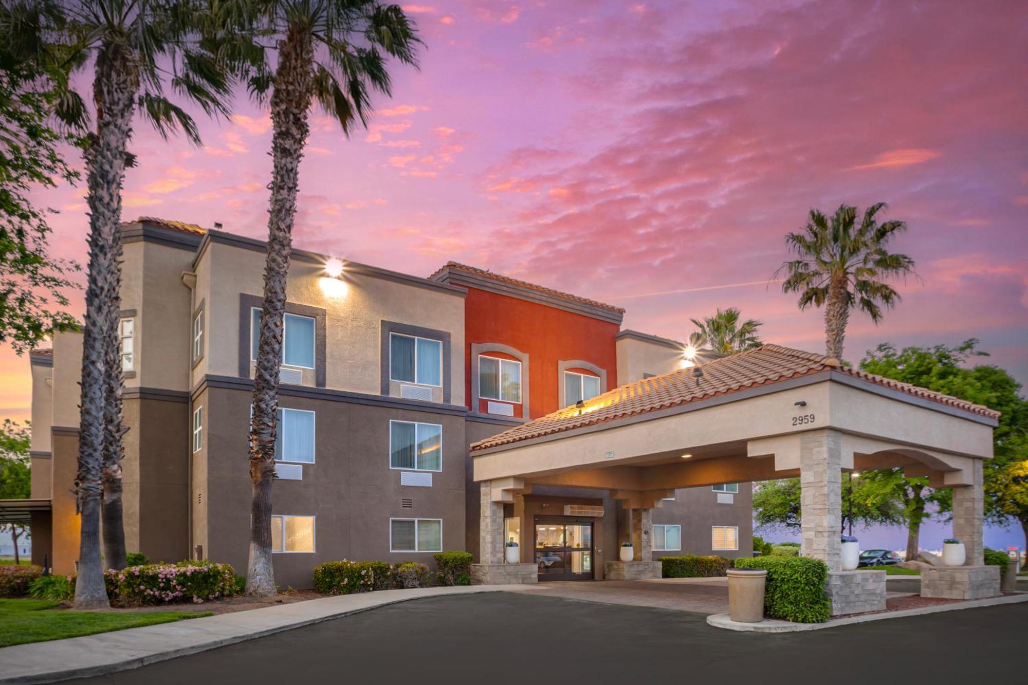 Best Western Plus Villa Del Lago Inn Patterson Extérieur photo