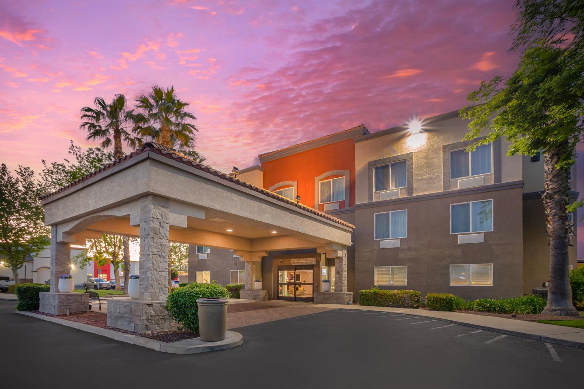 Best Western Plus Villa Del Lago Inn Patterson Extérieur photo