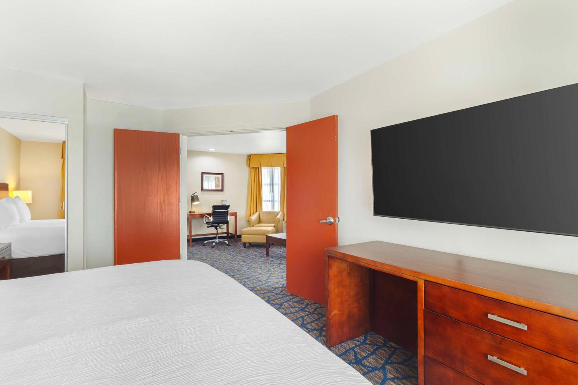 Best Western Plus Villa Del Lago Inn Patterson Extérieur photo