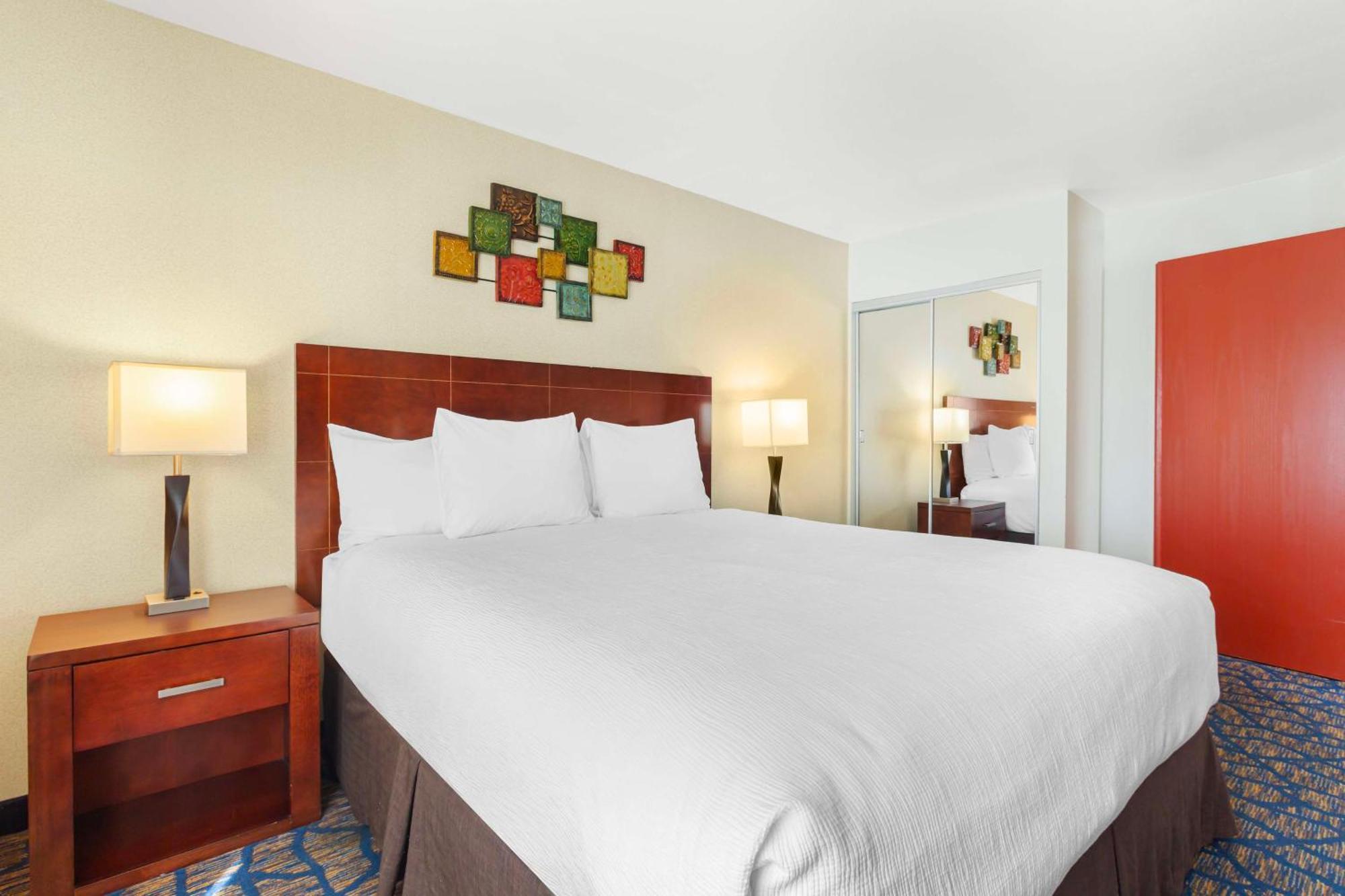 Best Western Plus Villa Del Lago Inn Patterson Extérieur photo