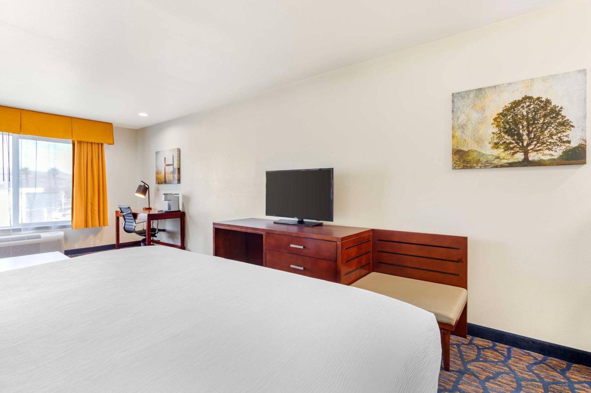 Best Western Plus Villa Del Lago Inn Patterson Extérieur photo